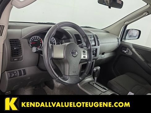 Used 2011 Nissan Pathfinder S image 3