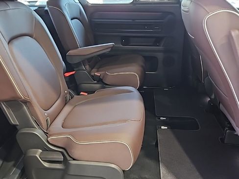 Used 2025 Volkswagen ID. Buzz Pro S Plus image 15