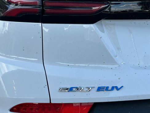 Used 2022 Chevrolet Bolt EUV LT w/ Comfort Package image 26