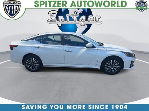 Used 2023 Nissan Altima 2.5 SV w/ SV Premium Package AWD/4WD image 11