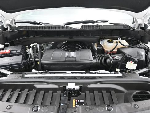 Used 2025 Chevrolet Silverado 1500 LT AWD/4WD image 11