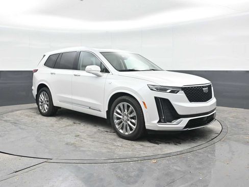 Used 2024 Cadillac XT6 Premium Luxury w/ Technology Package AWD/4WD image 7