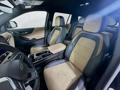 Used 2025 Chevrolet Equinox ACTIV w/ Safety and Technology Package image 22