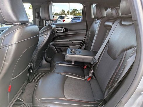 Used 2023 Jeep Compass Trailhawk image 12