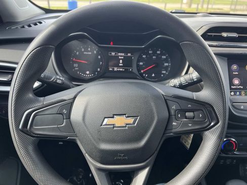 Used 2021 Chevrolet TrailBlazer LS AWD/4WD image 16