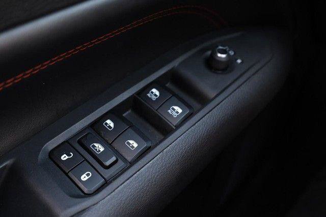 Used 2025 Jeep Compass Trailhawk AWD/4WD image 17