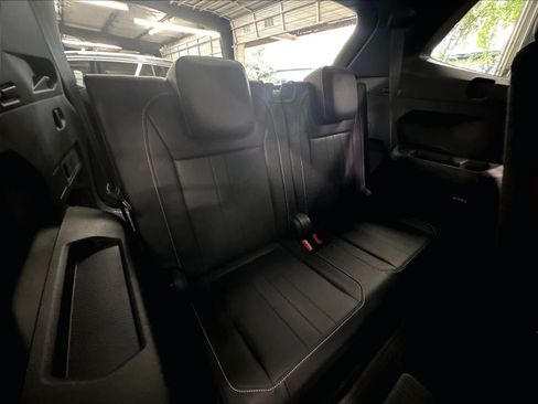 Used 2024 Volkswagen Tiguan SE R-Line FWD image 28