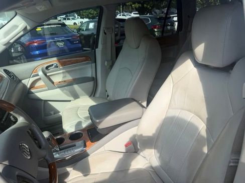 Used 2011 Buick Enclave CXL FWD image 8