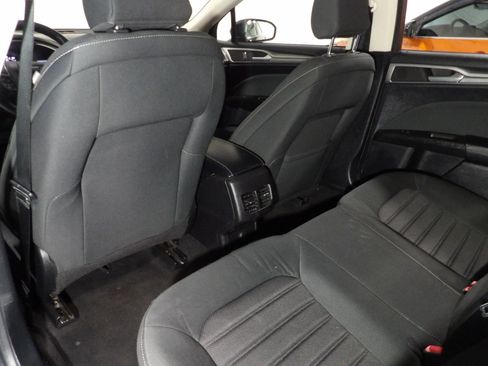 Used 2020 Ford Fusion SE FWD image 10
