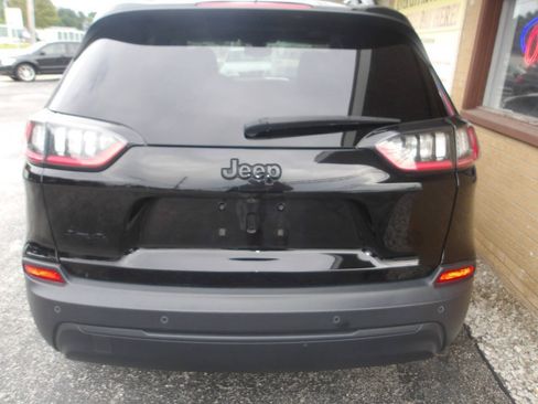 Used 2019 Jeep Cherokee Latitude Plus AWD/4WD image 7