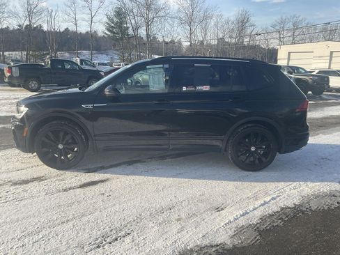 Used 2021 Volkswagen Tiguan SE R-Line image 2