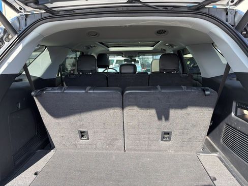 Used 2022 Ford Explorer Limited w/ Equipment Group 301A image 9