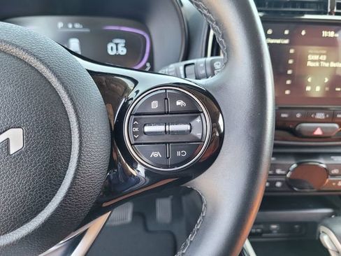 Certified 2025 Kia Soul EX FWD image 24