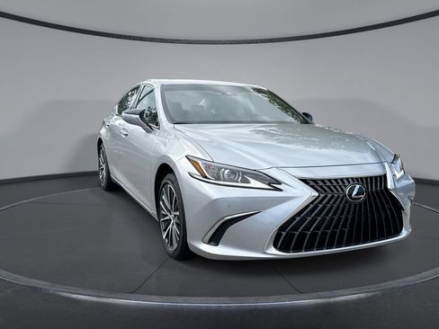 Used 2025 Lexus ES 350 w/ Premium Package FWD image 12