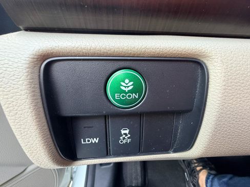 Used 2013 Honda Accord Touring image 31