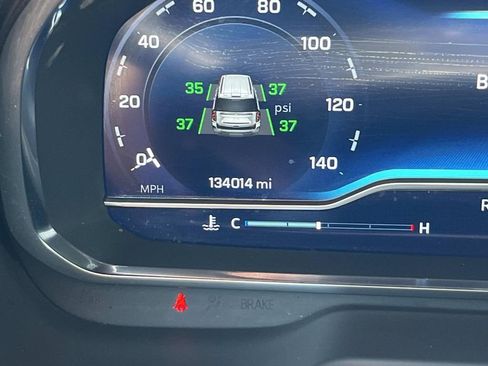 Used 2022 Chevrolet Suburban RST w/ Luxury Package image 39