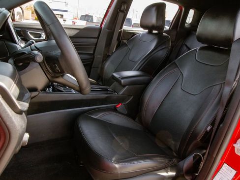 Used 2023 Jeep Compass Limited image 13