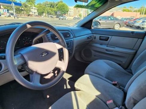 Used 2004 Ford Taurus SES FWD image 6