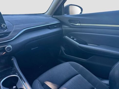 Used 2023 Nissan Altima 2.5 SV FWD image 22