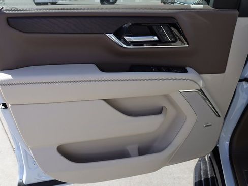 New 2026 GMC Yukon XL Denali w/ Advanced Technology Package image 10