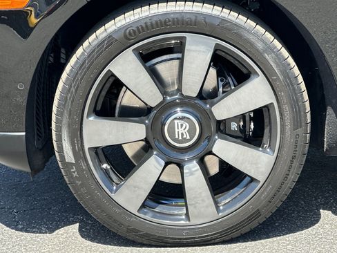 Certified 2023 Rolls-Royce Cullinan w/ Dark Exterior Package AWD/4WD image 33