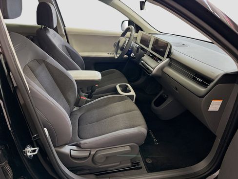 Used 2023 Hyundai Ioniq 5 SE image 32