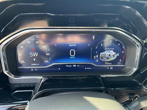 Used 2025 Chevrolet Silverado 2500 High Country w/ High Country Premium Package image 16