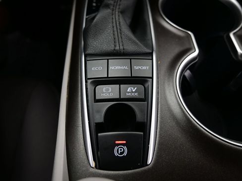 Used 2022 Toyota Camry LE FWD image 22
