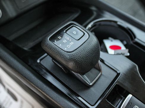 Used 2023 Nissan Rogue SV FWD image 19