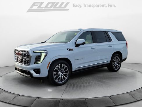 Used 2026 GMC Yukon Denali w/ Denali Reserve Package image 3