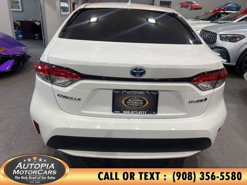 Used 2021 Toyota Corolla LE FWD image 5