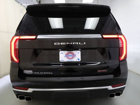 Used 2025 GMC Yukon XL Denali w/ Denali Reserve Package AWD/4WD image 18