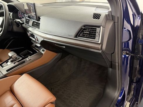 Certified 2025 Audi Q5 2.0T Premium Plus image 23