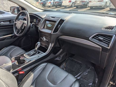 Used 2018 Ford Edge Titanium w/ Technology Package AWD/4WD image 13