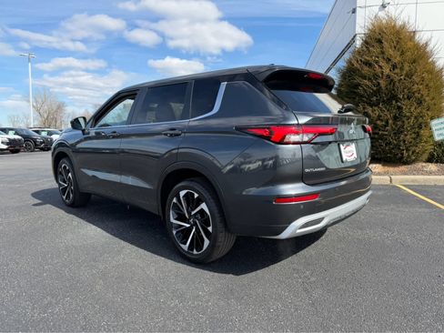 Used 2024 Mitsubishi Outlander SE image 5