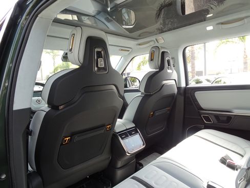 Used 2024 Rivian R1S Adventure AWD/4WD image 13