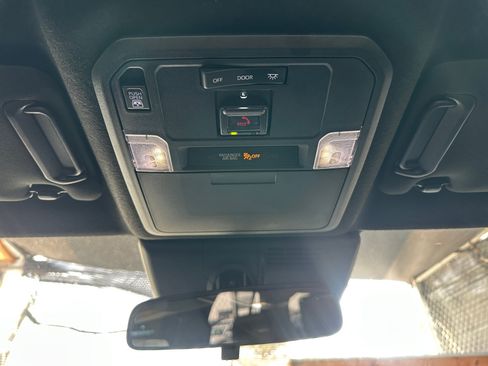 Used 2025 Toyota 4Runner SR5 RWD image 25