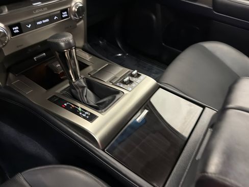 Used 2019 Lexus GX 460 AWD/4WD image 30