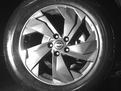 Used 2025 Nissan Rogue SV image 13