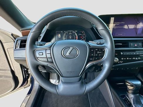 Used 2023 Lexus ES 350 w/ Premium Package FWD image 11