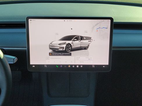 Used 2023 Tesla Model 3 Standard Range image 19