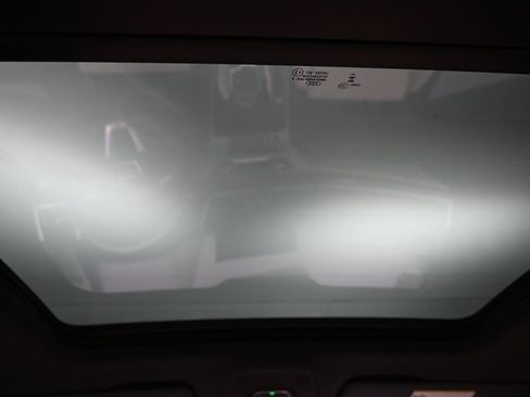 Used 2024 Audi Q5 e Premium Plus w/ Premium Plus Package image 17