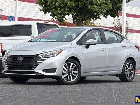Used 2025 Nissan Versa SV FWD image 8