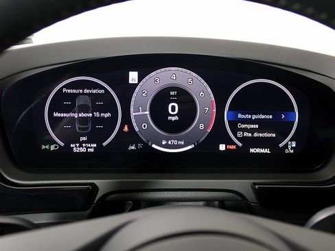 Used 2024 Porsche Cayenne Coupe image 17