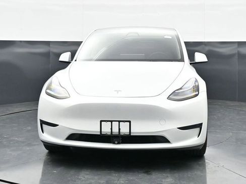 Used 2023 Tesla Model Y Long Range AWD/4WD image 2