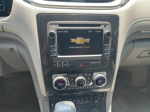 Used 2017 Chevrolet Traverse LT FWD image 18