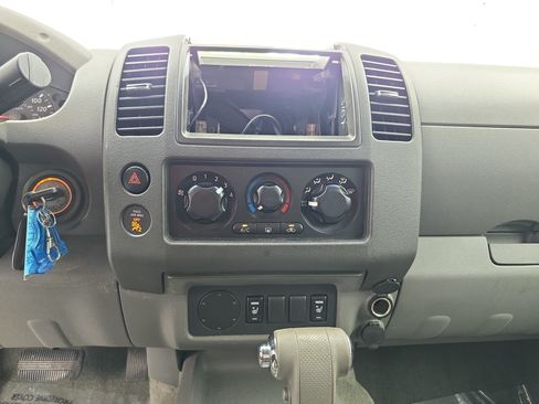 Used 2005 Nissan Frontier LE w/ (X01) Leather Pkg RWD image 19