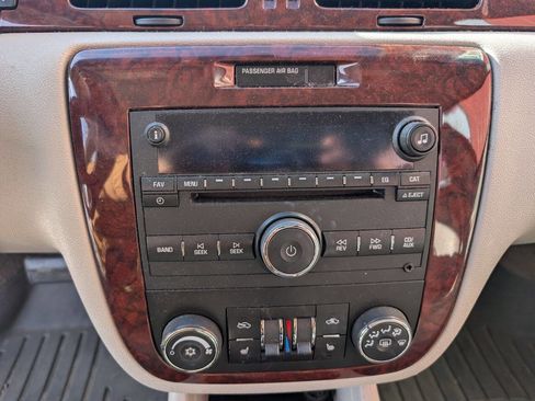 Used 2009 Chevrolet Impala LT w/ Luxury Edition Package image 13