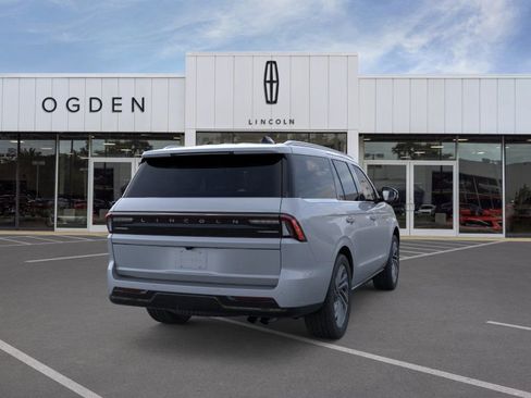 New 2026 Lincoln Navigator Reserve AWD/4WD image 8