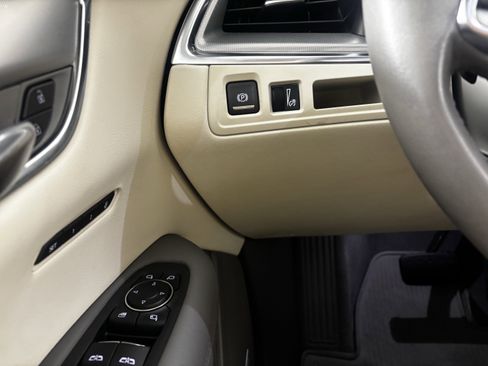 Used 2022 Cadillac XT5 Premium Luxury image 33